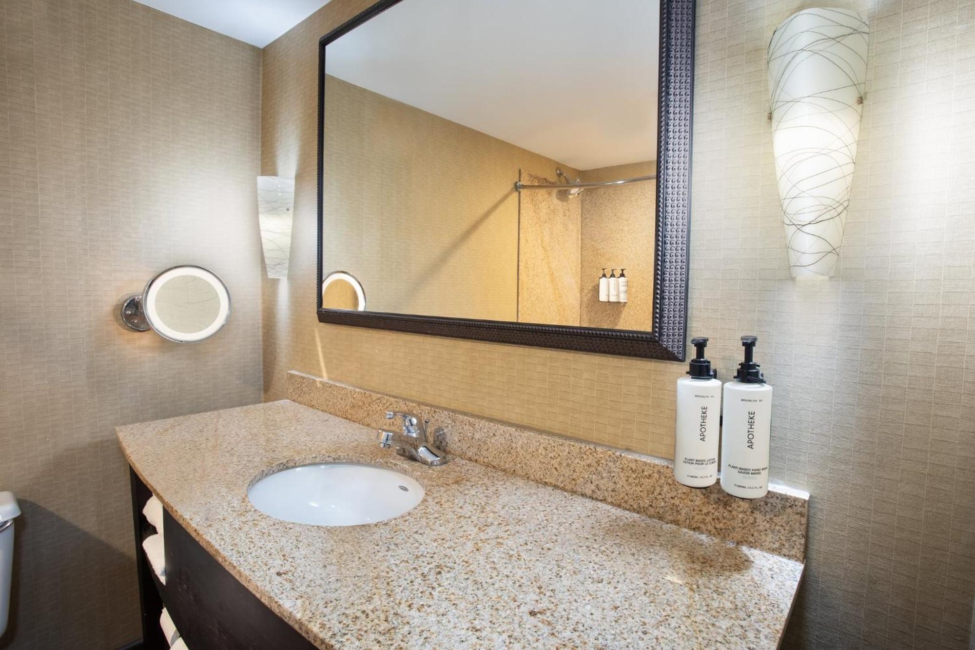Crowne Plaza Greenville By Ihg Екстериор снимка
