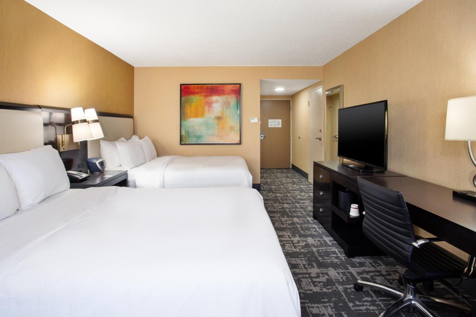 Crowne Plaza Greenville By Ihg Екстериор снимка