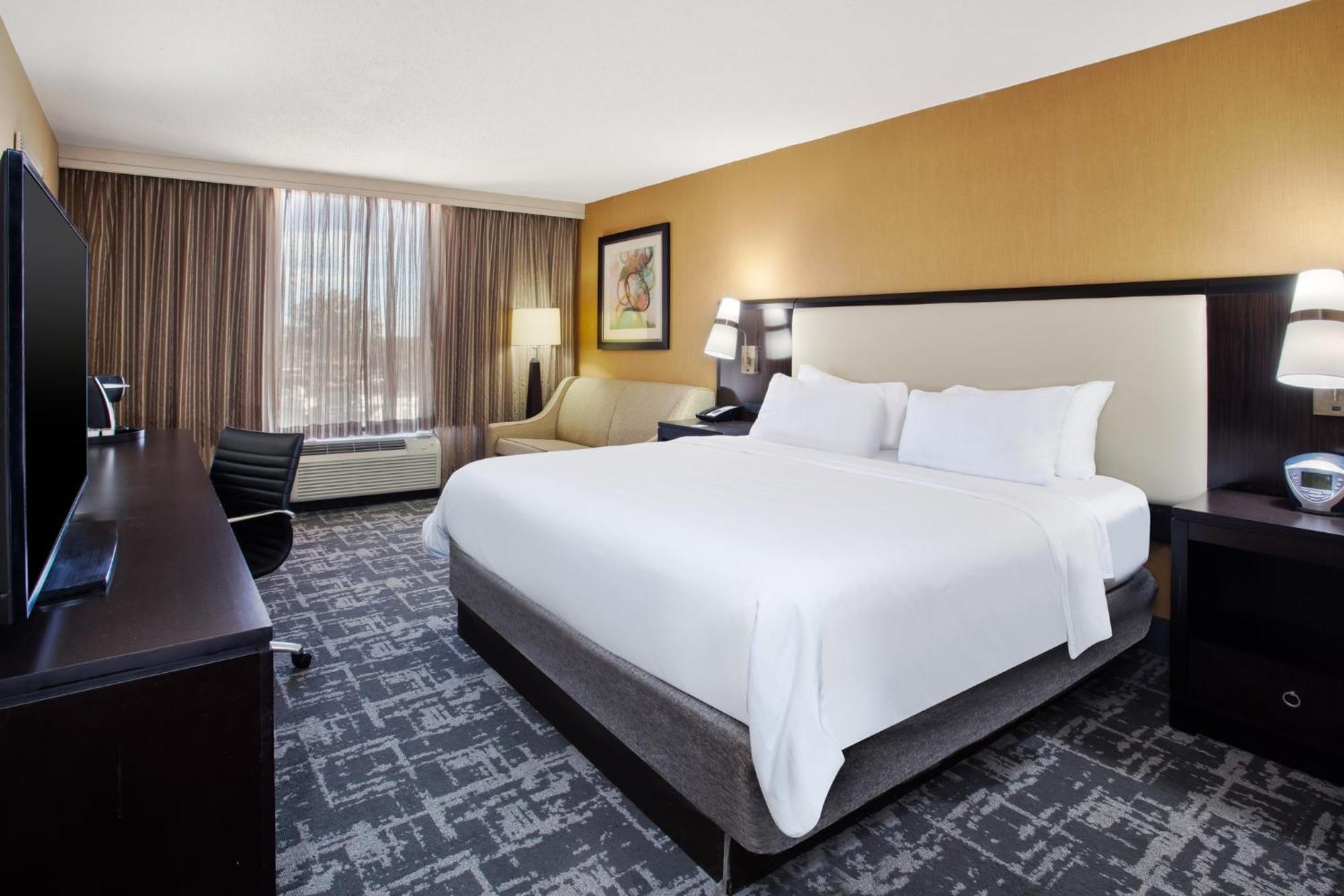 Crowne Plaza Greenville By Ihg Екстериор снимка