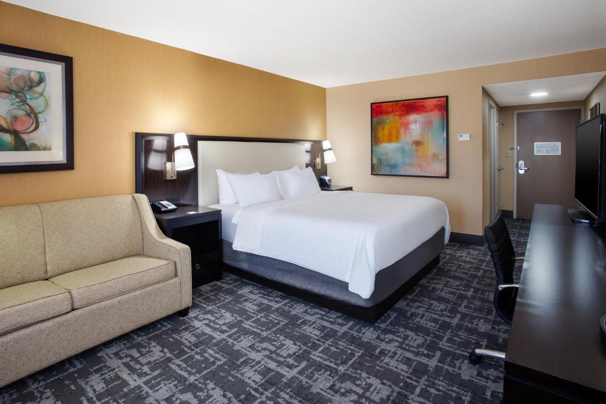 Crowne Plaza Greenville By Ihg Екстериор снимка